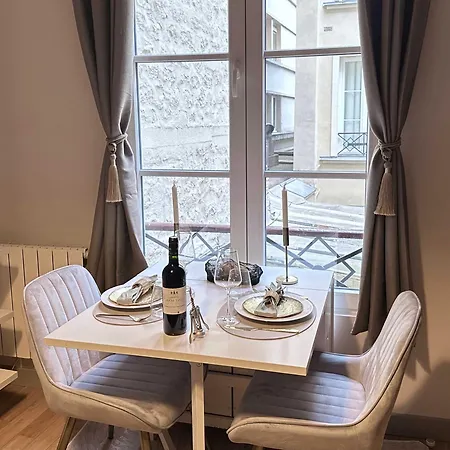 Renovated Champs-elysees Retreat Appartamento Parigi