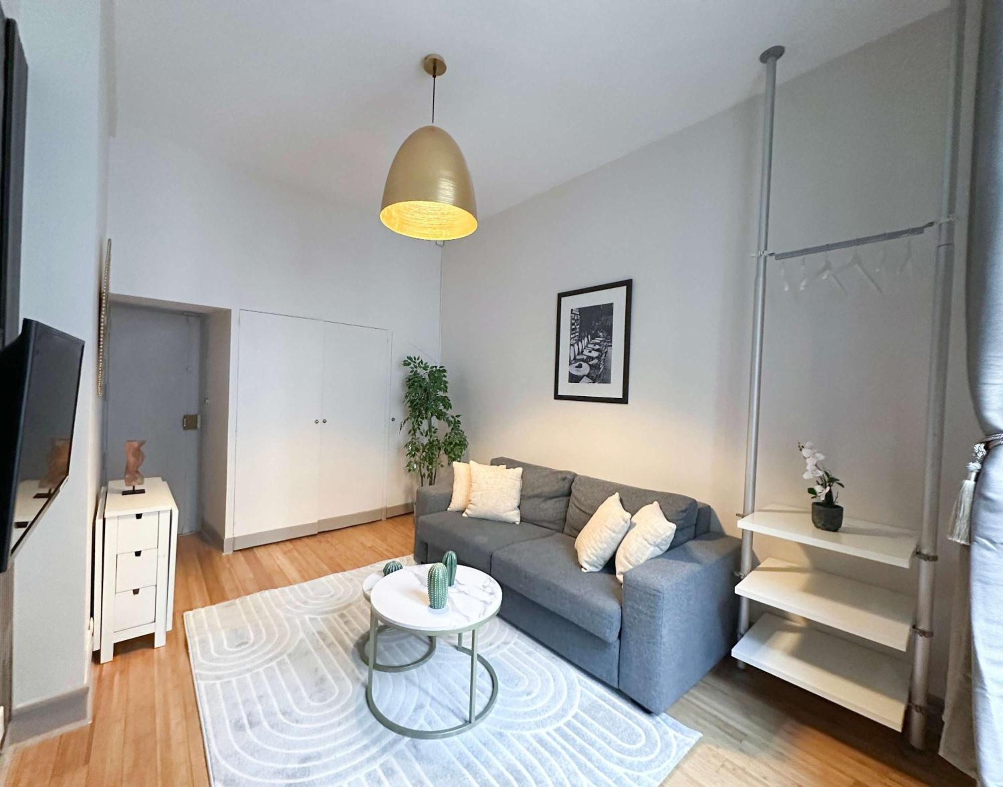Appartamento Renovated Champs-elysees Retreat